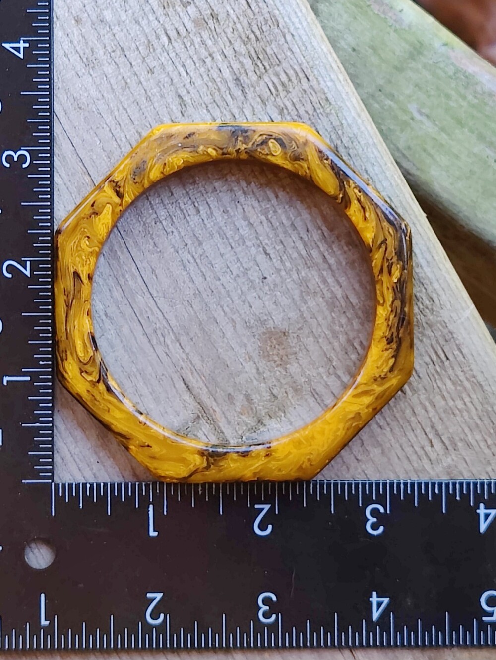 Vintage Bakelite Bangle Bracelet - Picture 4 of 5